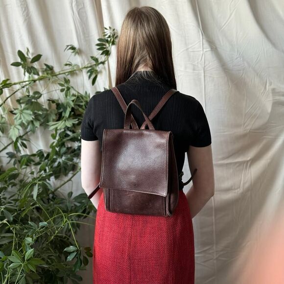 Vintage Field Manor Modern Classics Brown Leather Backpack Bag 12"L x 9"W - Picture 2 of 7